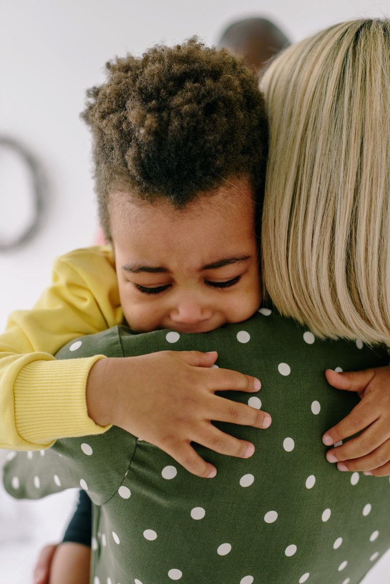 „Häusliche Gewalt erkennen – Kinder schützen – sicher handeln“